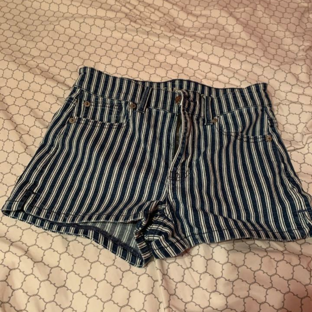 American Eagle white striped shorts